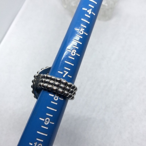 Dazzling sparkling colorful rhinestone statement ring bejeweled cluster. - Picture 7 of 8